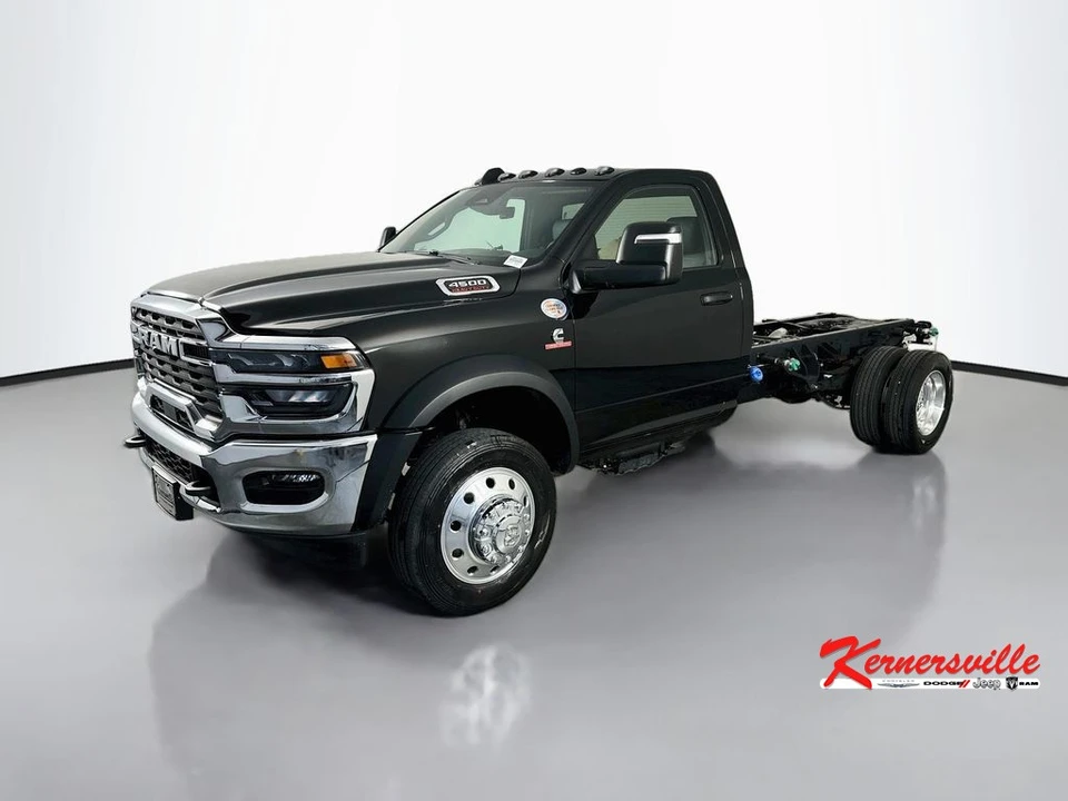 2026 Ram 4500 & 5500 - Image 3 of 21