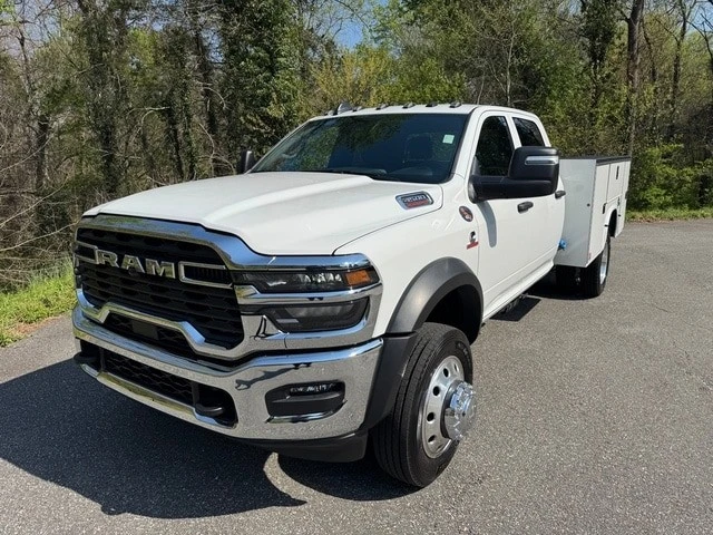 2026 Ram 4500 & 5500 - Image 3 of 21