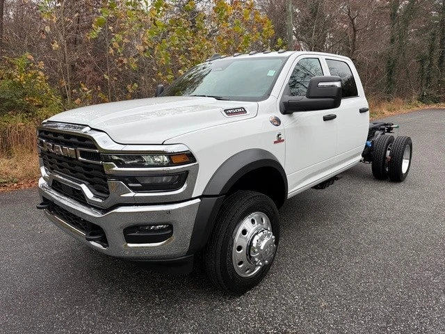 2026 Ram 4500 & 5500 - Image 3 of 21
