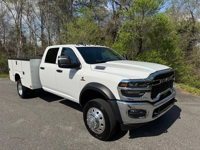 2026 Ram 4500 & 5500 - Image 5 of 21
