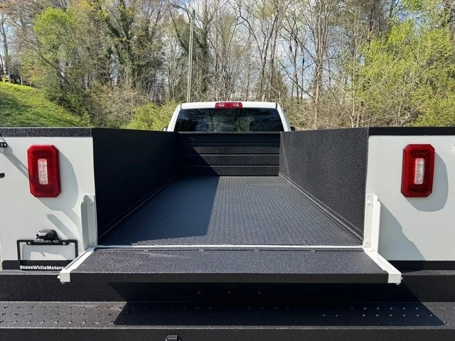 2026 Ram 4500 & 5500 - Image 10 of 21