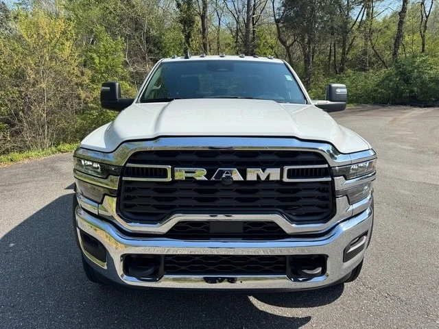 2026 Ram 4500 & 5500 - Image 4 of 21