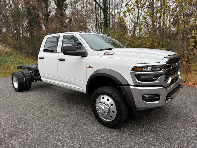 2026 Ram 4500 & 5500 - Image 5 of 21