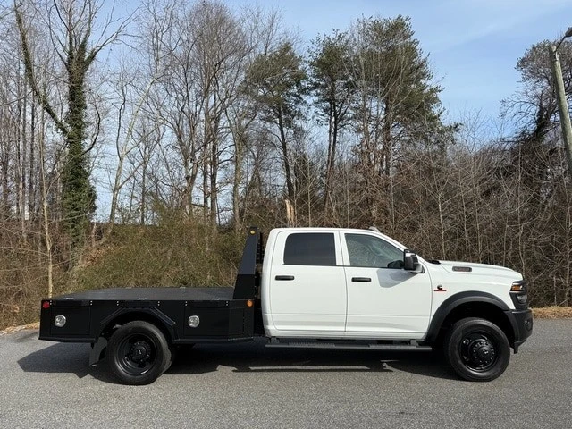 2026 Ram 4500 & 5500 - Image 6 of 21