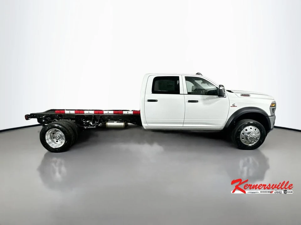 2026 Ram 4500 & 5500 - Image 8 of 12