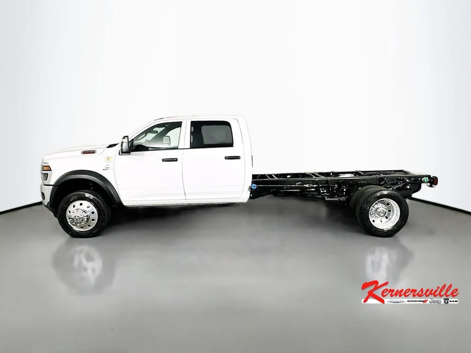 2026 Ram 4500 & 5500 - Image 4 of 12