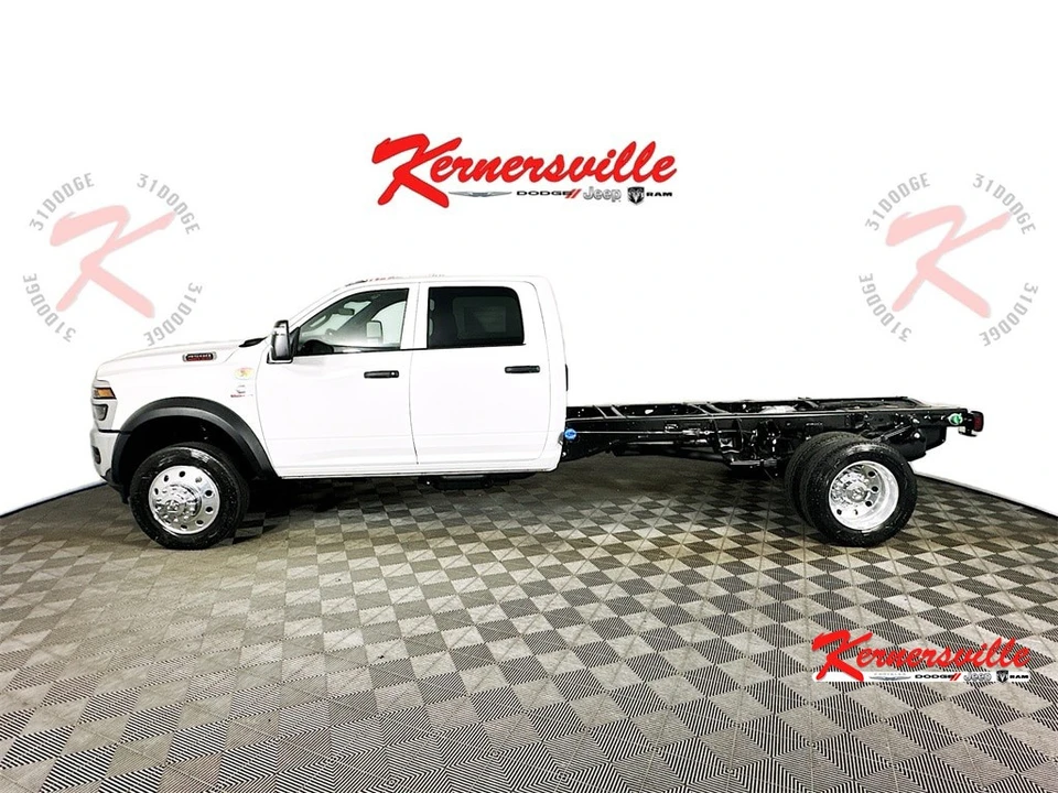 2026 Ram 4500 & 5500 - Image 4 of 20