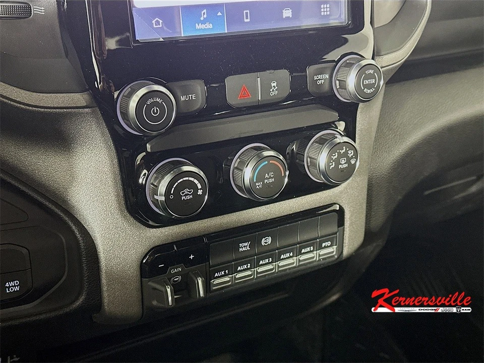 2026 Ram 4500 & 5500 - Image 15 of 20