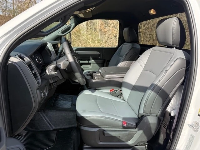 2026 Ram 4500 & 5500 - Image 11 of 21