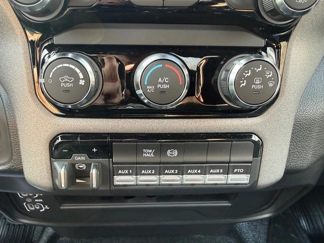 2026 Ram 4500 & 5500 - Image 20 of 21