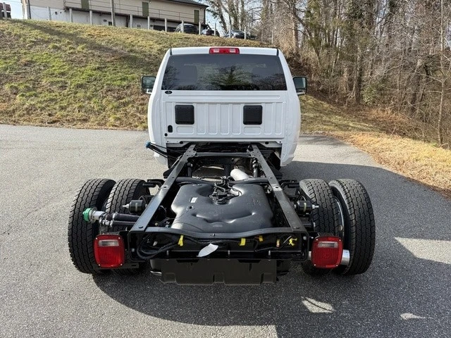 2026 Ram 4500 & 5500 - Image 8 of 21