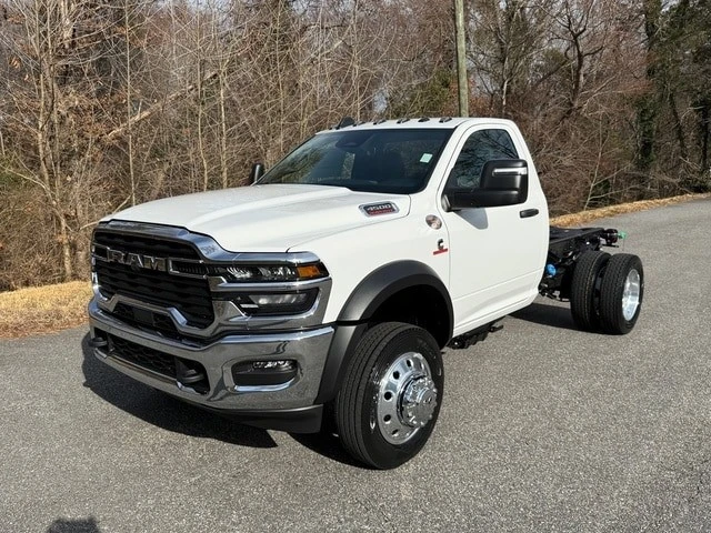 2026 Ram 4500 & 5500 - Image 3 of 21