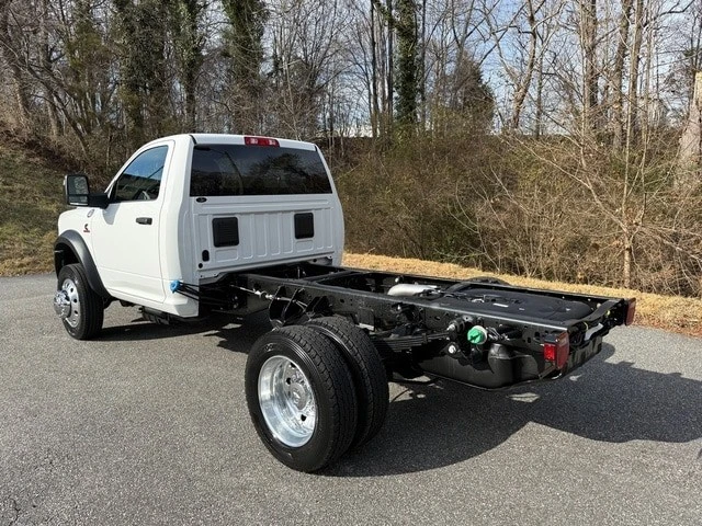 2026 Ram 4500 & 5500 - Image 9 of 21