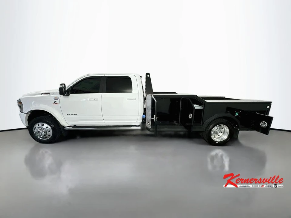 2026 Ram 4500 & 5500 - Image 4 of 24