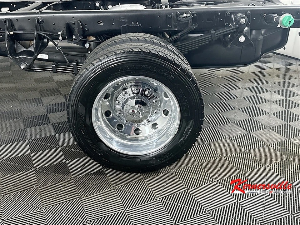 2026 Ram 4500 & 5500 - Image 16 of 20