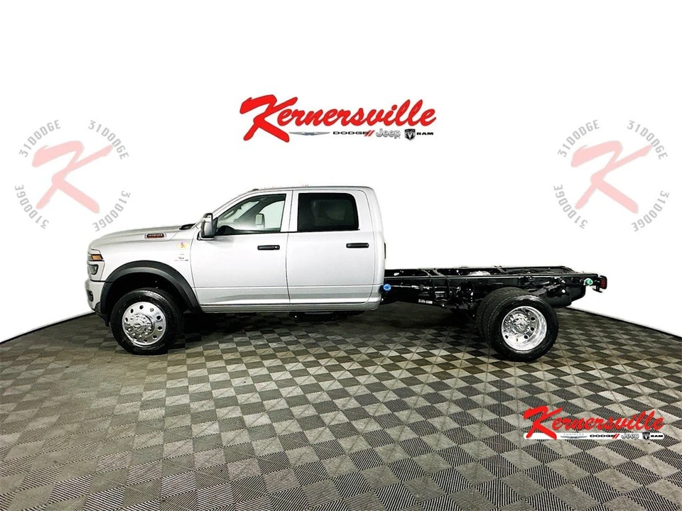 2026 Ram 4500 & 5500 - Image 4 of 20