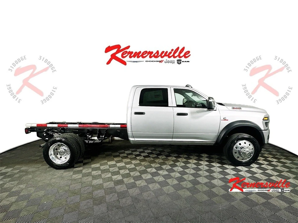 2026 Ram 4500 & 5500 - Image 8 of 20