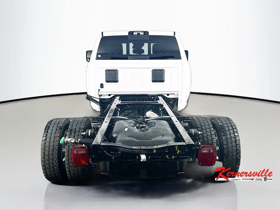 2026 Ram 4500 & 5500 - Image 6 of 12
