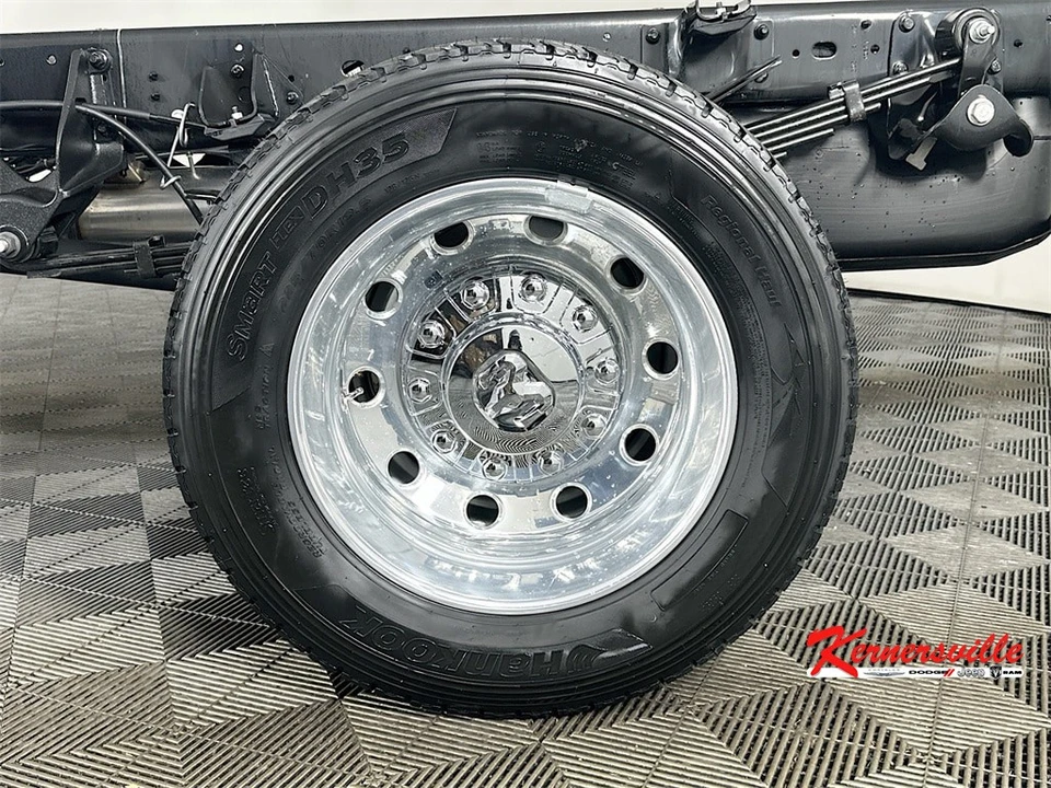 2026 Ram 4500 & 5500 - Image 18 of 21