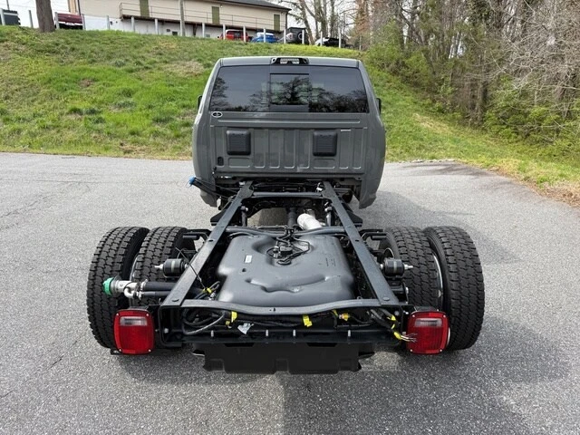 2026 Ram 4500 & 5500 - Image 8 of 21