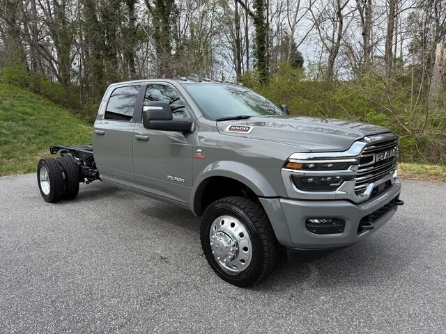 2026 Ram 4500 & 5500 - Image 5 of 21