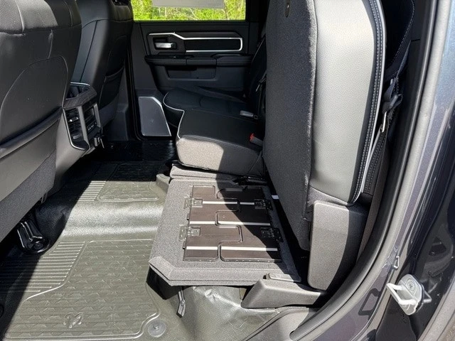 2026 Ram 4500 & 5500 - Image 17 of 21