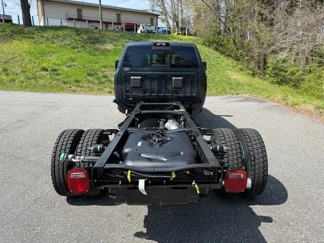 2026 Ram 4500 & 5500 - Image 8 of 21