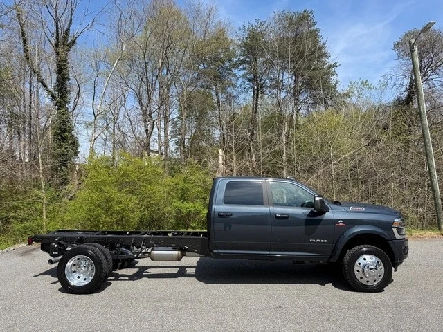 2026 Ram 4500 & 5500 - Image 6 of 21