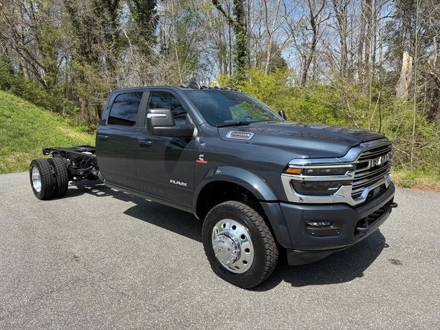 2026 Ram 4500 & 5500 - Image 5 of 21