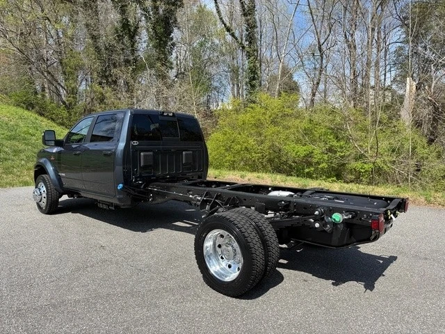 2026 Ram 4500 & 5500 - Image 9 of 21
