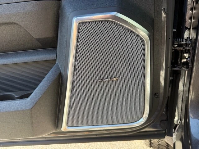 2026 Ram 4500 & 5500 - Image 17 of 21