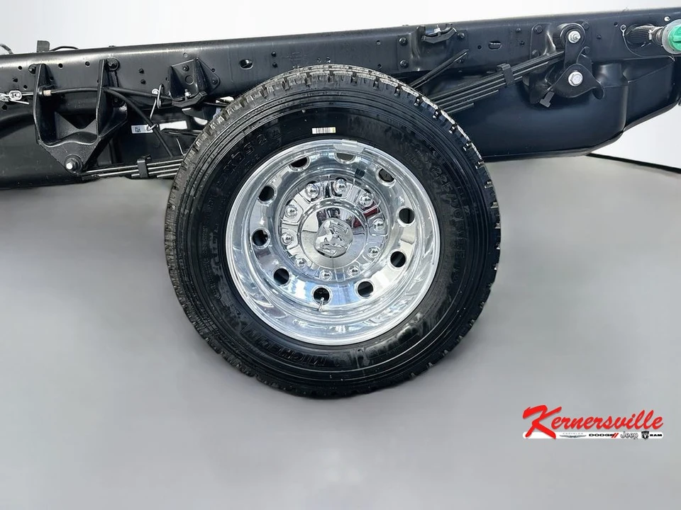 2026 Ram 4500 & 5500 - Image 16 of 20
