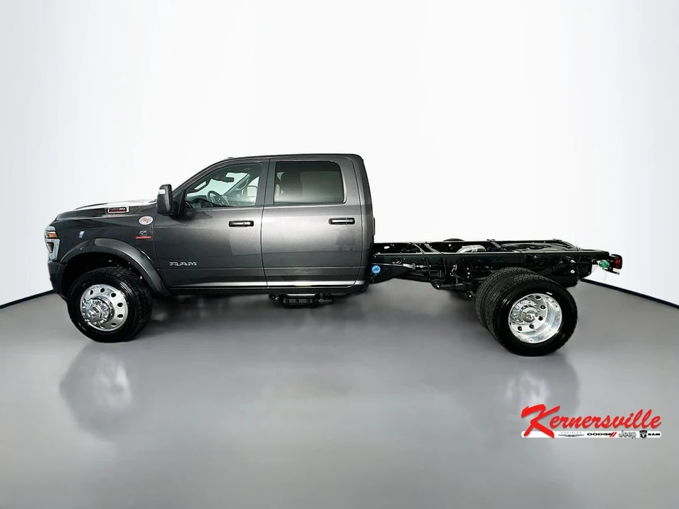 2026 Ram 4500 & 5500 - Image 4 of 20
