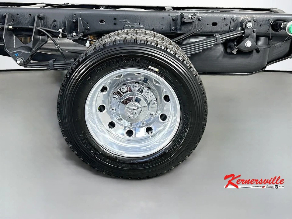 2026 Ram 4500 & 5500 - Image 16 of 20