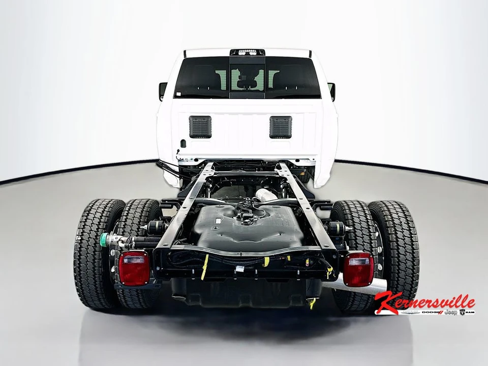 2026 Ram 4500 & 5500 - Image 7 of 22