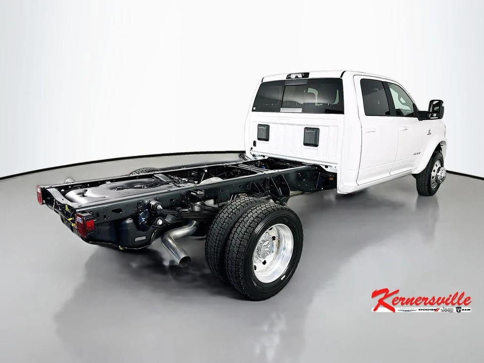 2026 Ram 4500 & 5500 - Image 8 of 22