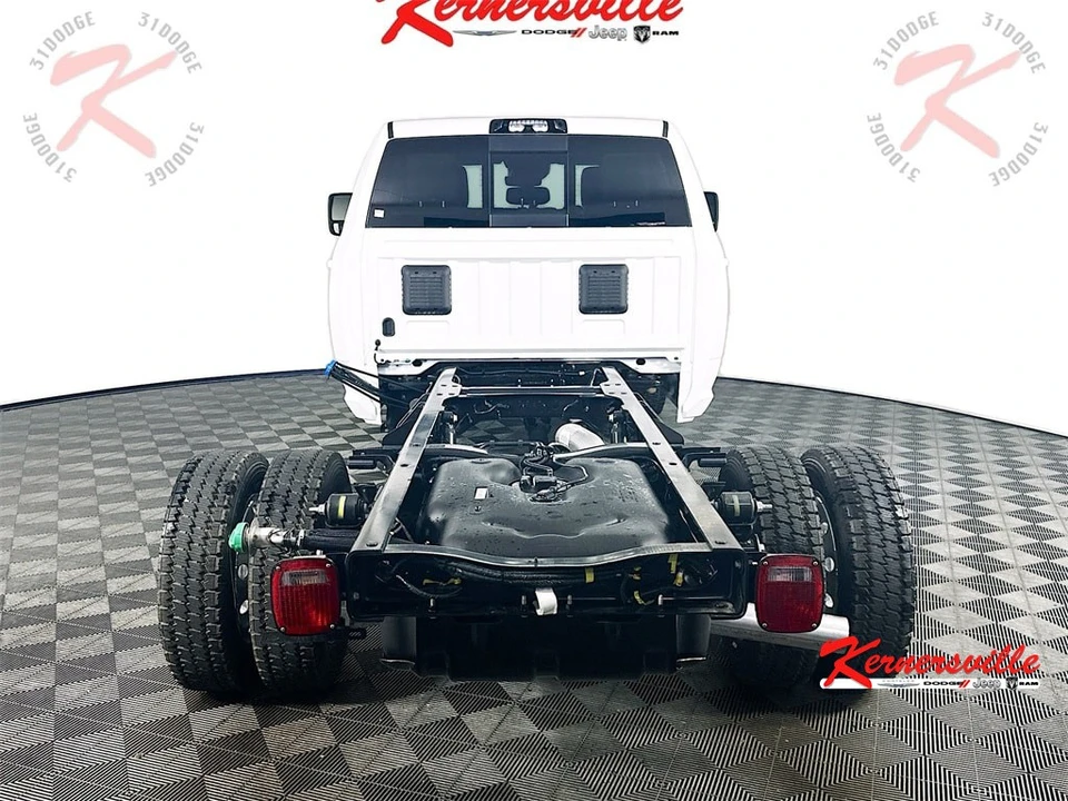 2026 Ram 4500 & 5500 - Image 6 of 20