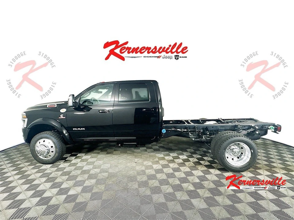 2026 Ram 4500 & 5500 - Image 4 of 19