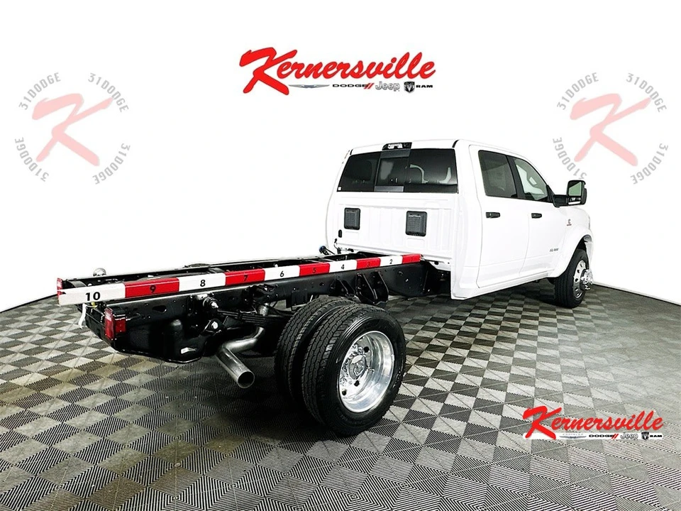 2026 Ram 4500 & 5500 - Image 7 of 12