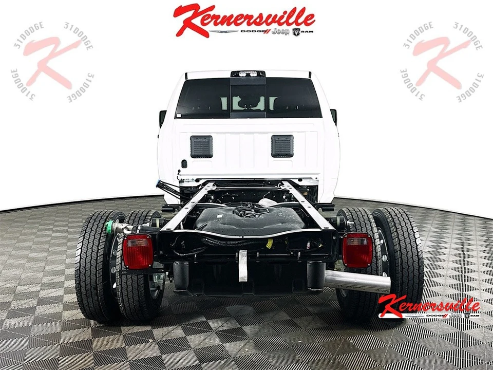 2026 Ram 4500 & 5500 - Image 6 of 12