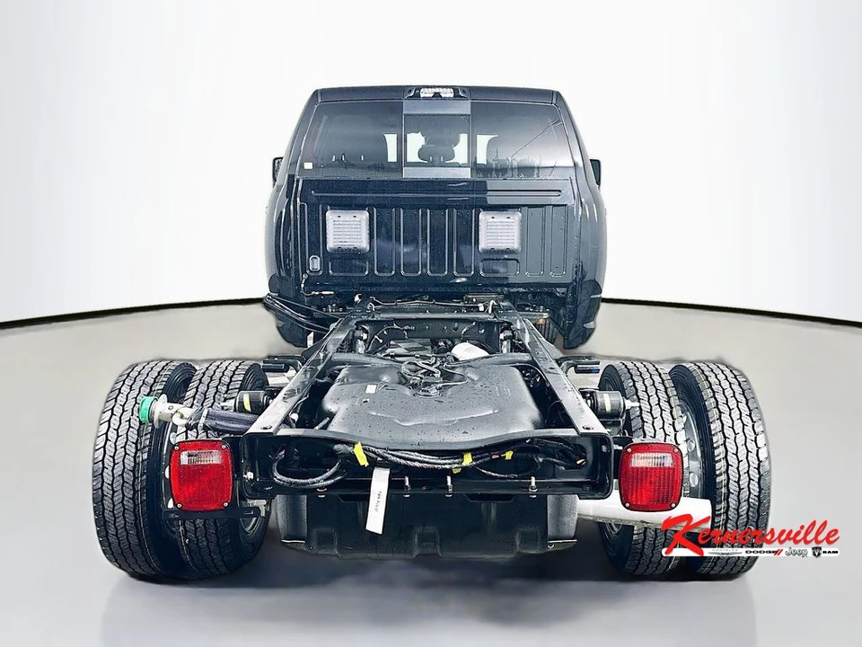 2026 Ram 4500 & 5500 - Image 6 of 12