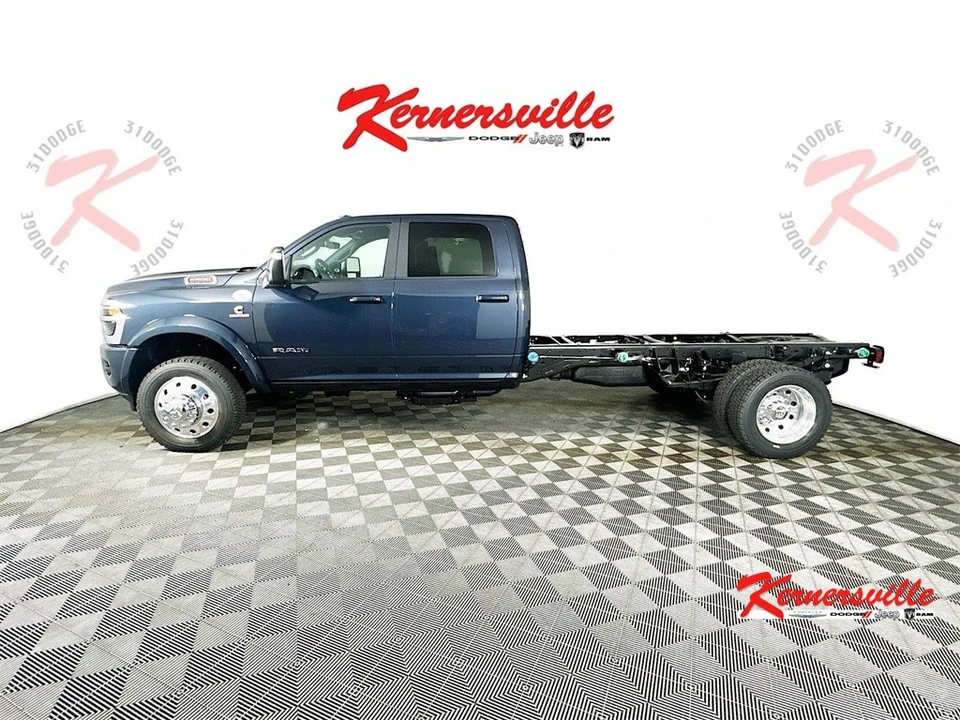 2026 Ram 4500 & 5500 - Image 4 of 12