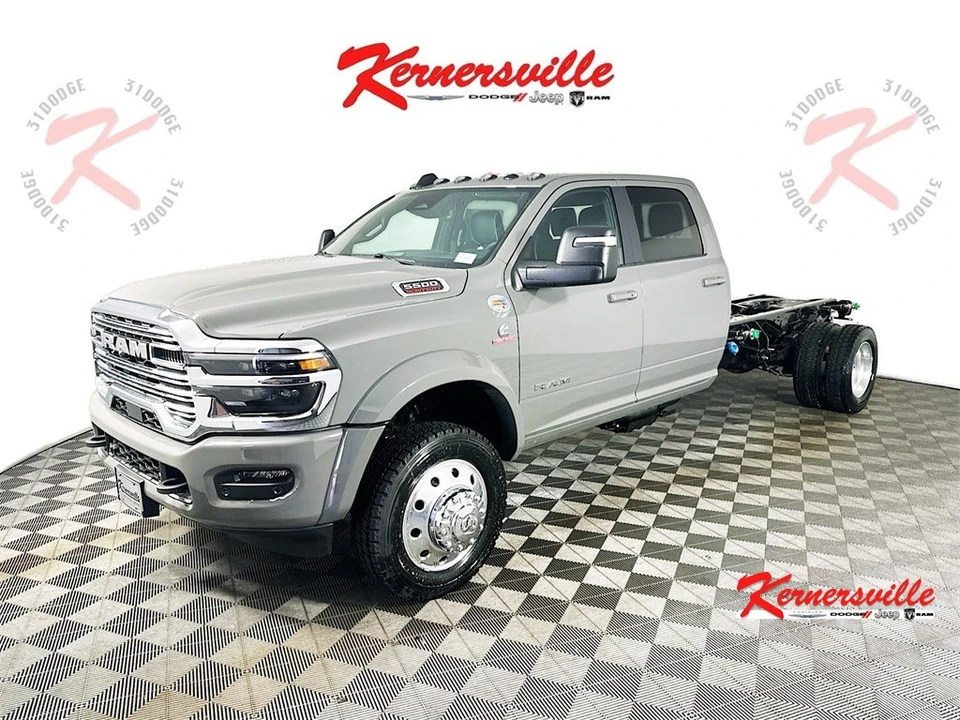 2026 Ram 4500 & 5500 - Image 3 of 20