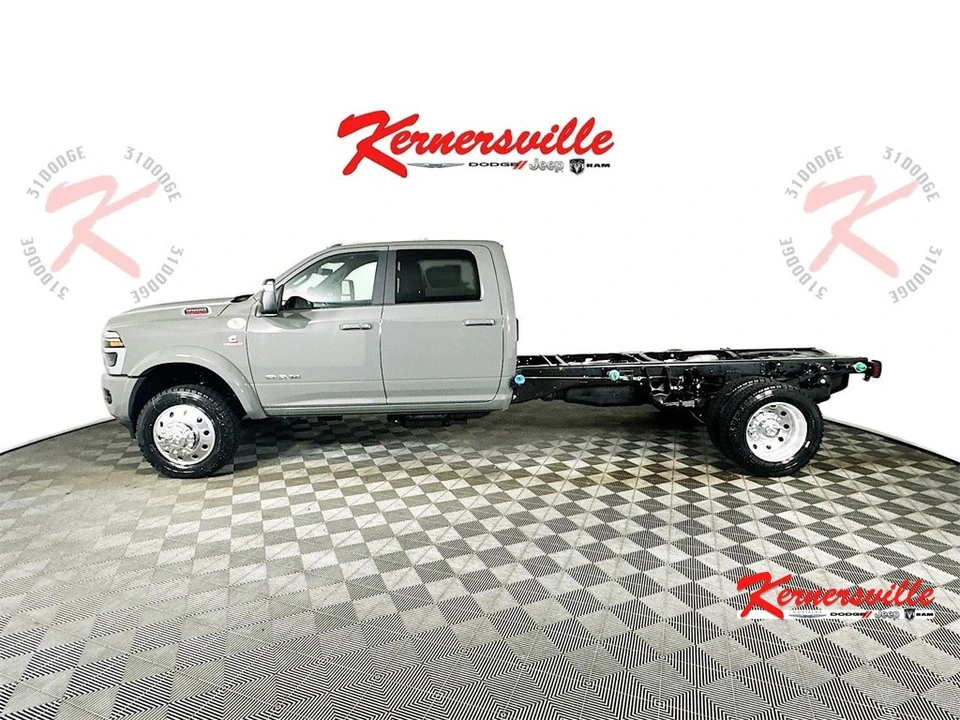 2026 Ram 4500 & 5500 - Image 4 of 20