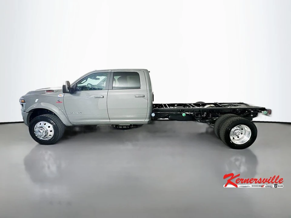 2026 Ram 4500 & 5500 - Image 4 of 19
