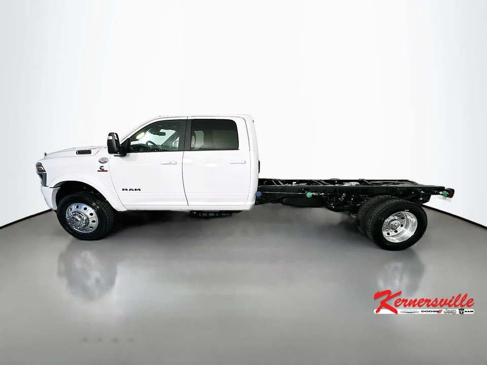 2026 Ram 4500 & 5500 - Image 4 of 20