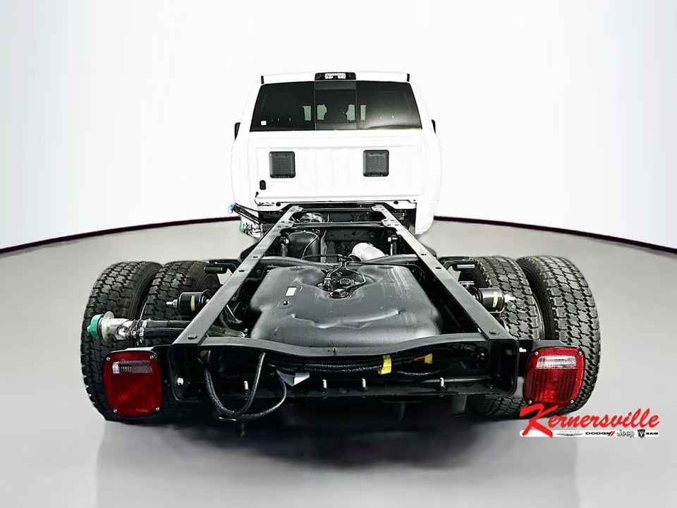 2026 Ram 4500 & 5500 - Image 7 of 21