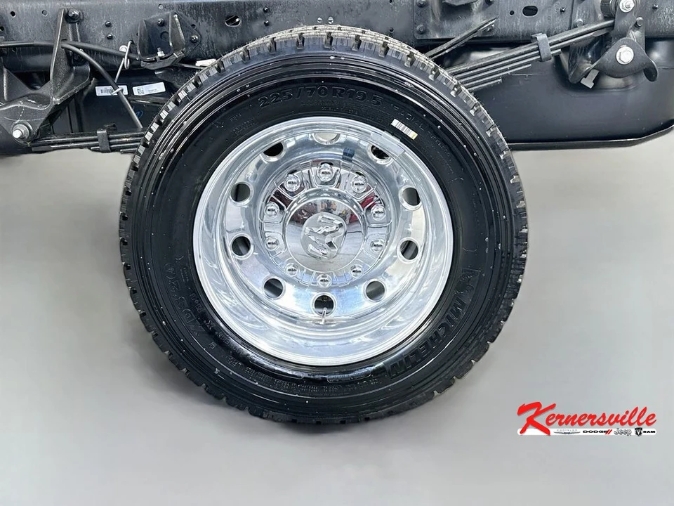 2026 Ram 4500 & 5500 - Image 15 of 20