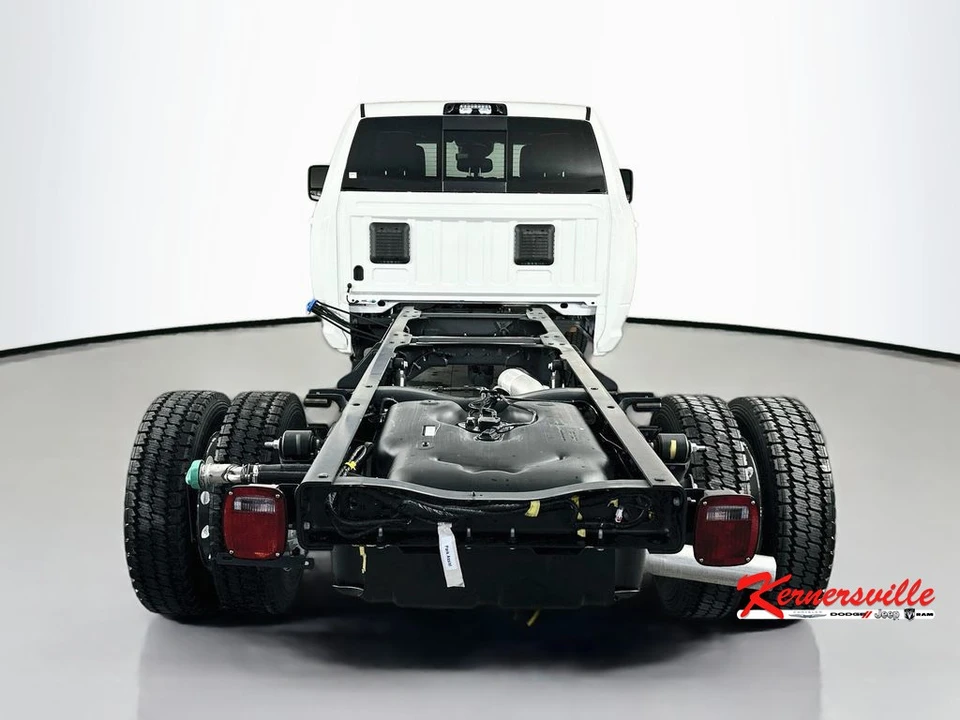 2026 Ram 4500 & 5500 - Image 6 of 20
