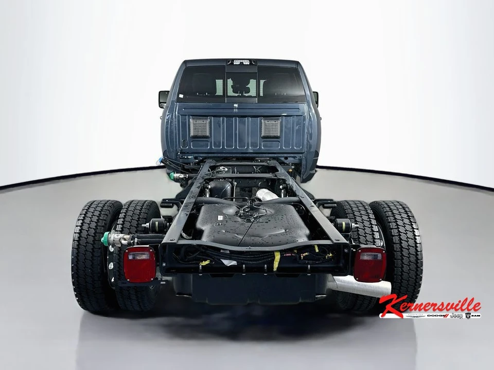 2026 Ram 4500 & 5500 - Image 4 of 18